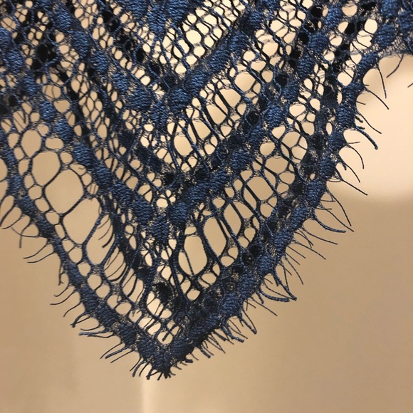 Express lace top - Picture 5 of 8